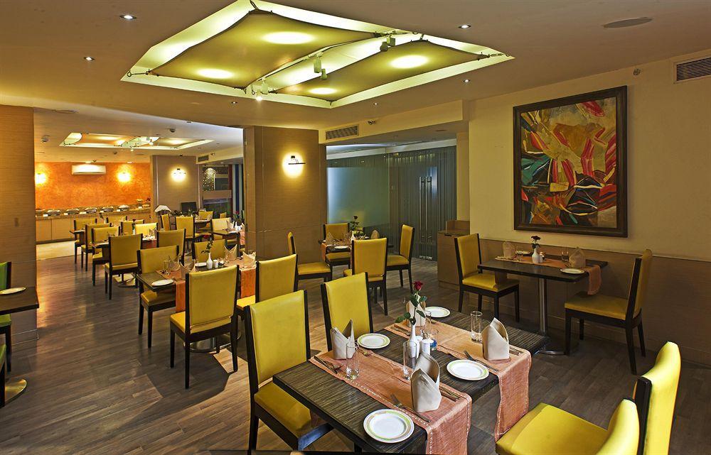 Tulip Inn West Delhi New Delhi Exterior foto